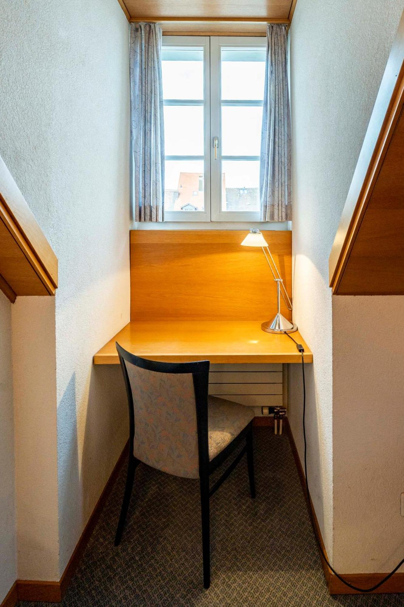Hotel Restaurant Krone Aarberg Room photo